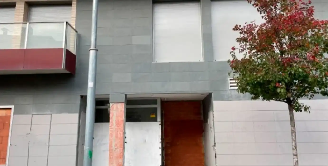 Vista exterior de Edificio en venta en Igualada