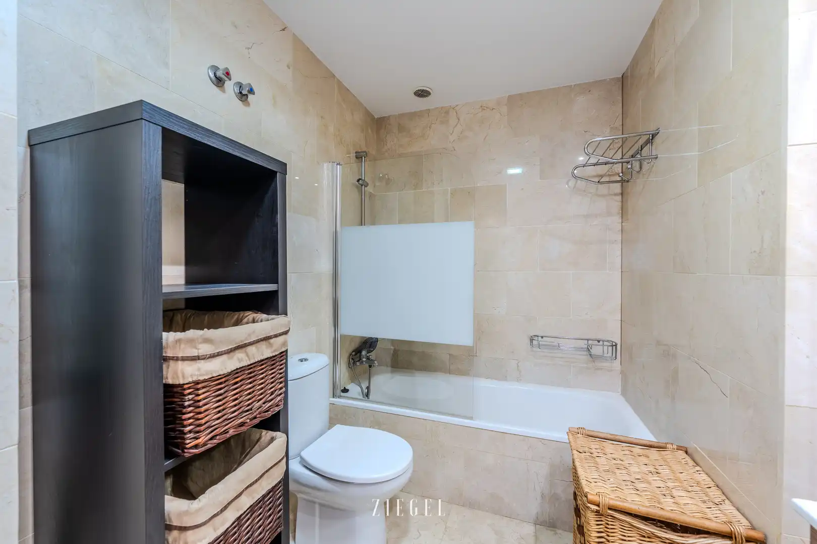 Bathroom of Flat for rent in Las Palmas de Gran Canaria  with Private garden, Storage room and Swimming Pool