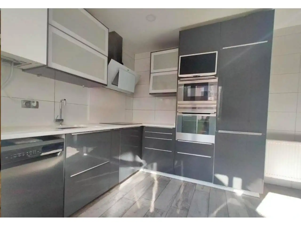 Cuina de Casa o xalet en venda en Burgos amb Calefacció, Parquet i Terrassa