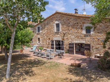 Casa rustica con piscina in vendita a Llagostera