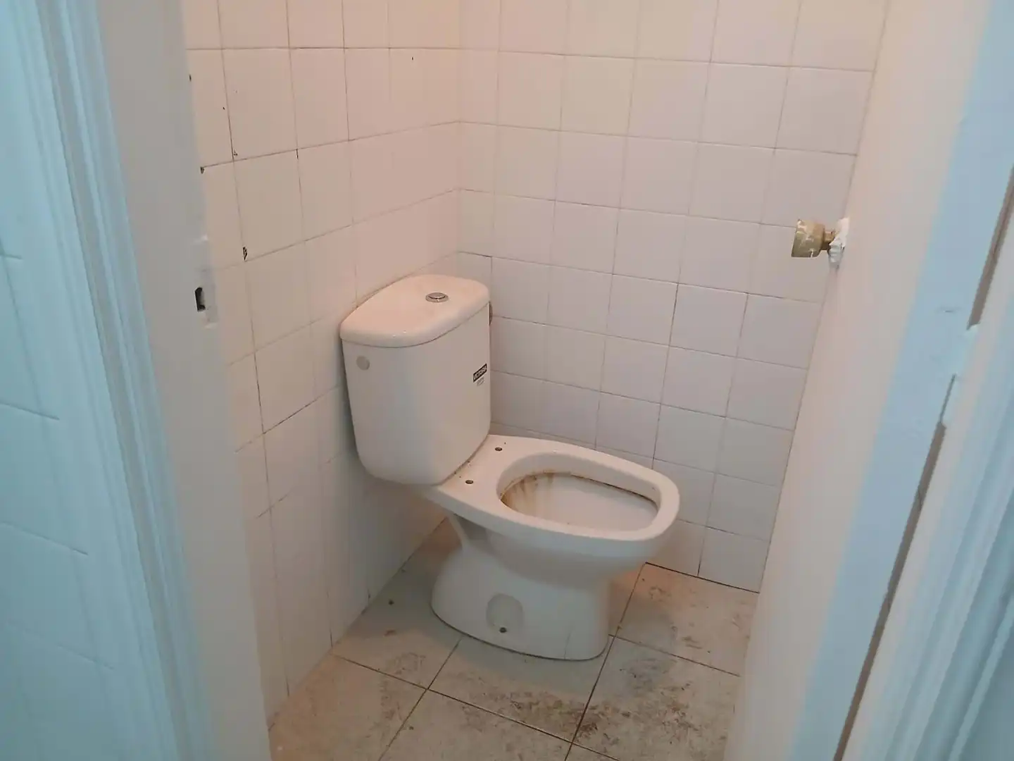 Baño de Nave industrial de alquiler en La Puebla de Arganzón 