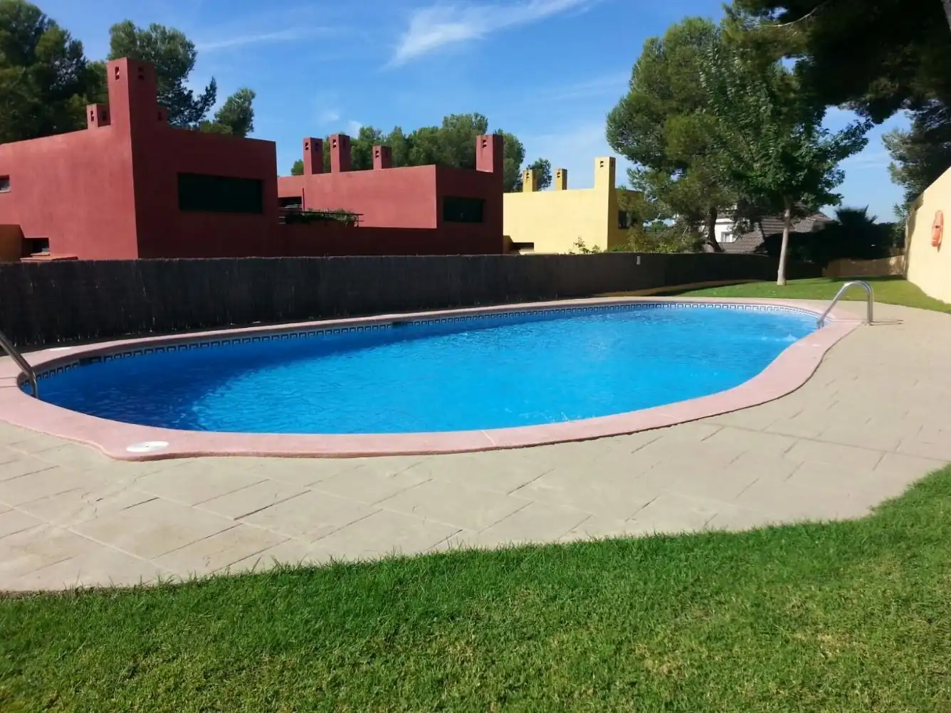 Casa a schiera con piscina in affitto a Passatge de l'Abellarol, imagen 3