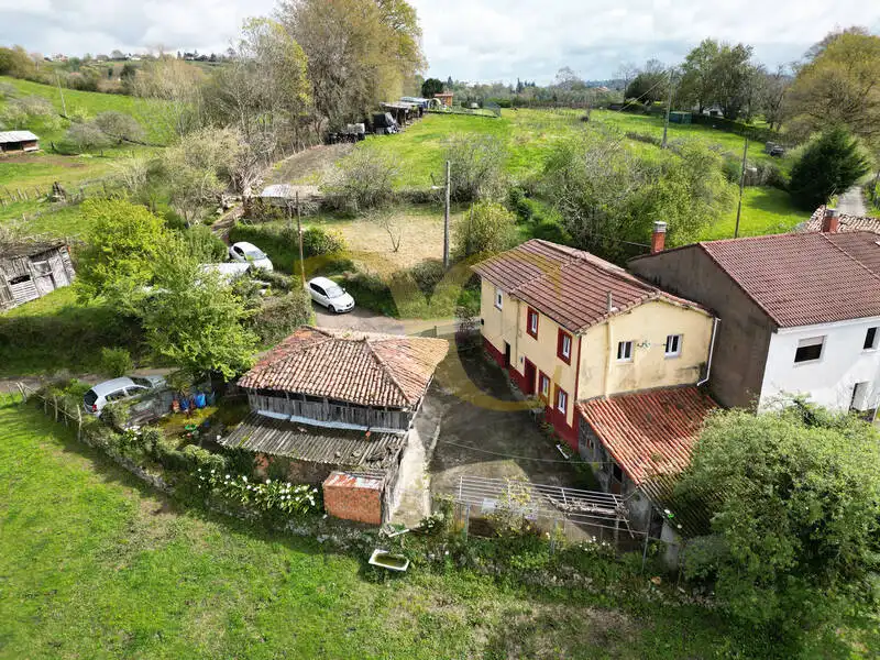 Casa amb jardí en venda a Lugar Ayones, imagen 2