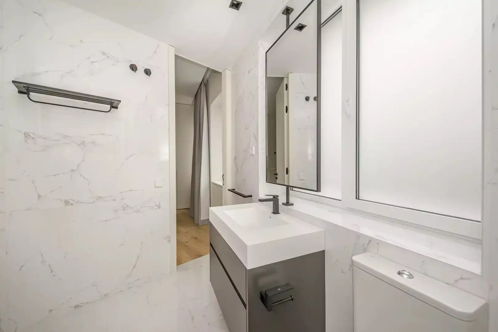 Badezimmer von Wohnung zum Verkauf in Madrid mit Klimaanlage, Heizung und Abstellraum