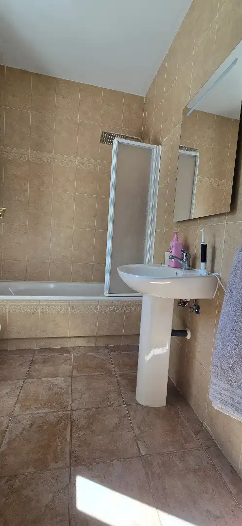 Baño de Casa o chalet en venta en Zarzuela del Monte con Aire acondicionado, Calefacción y Jardín privado