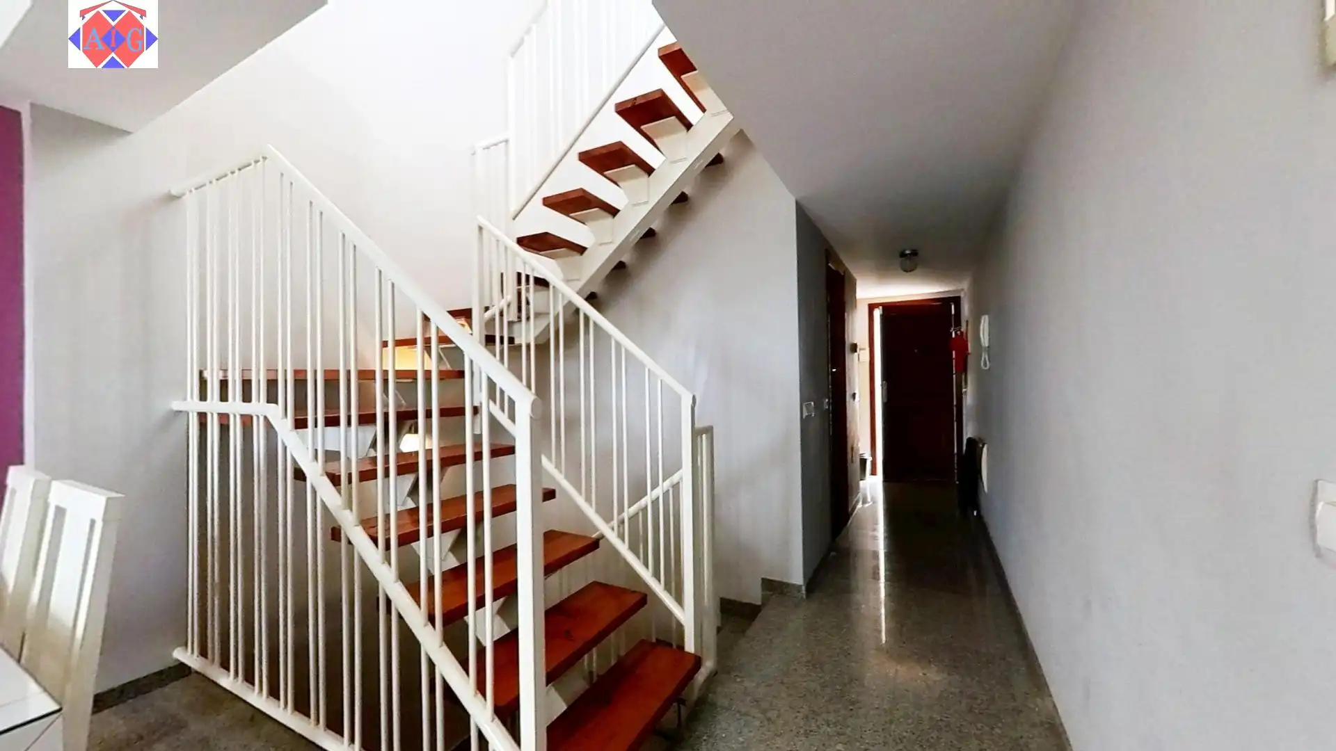 Dachboden zum Verkauf in Lújar mit Klimaanlage, Terrasse und Möbliert