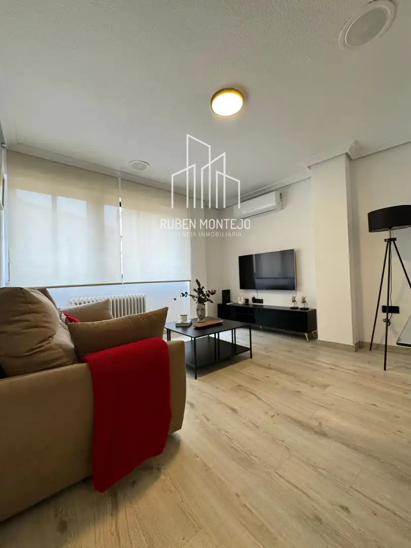 Apartamento de alquiler en Universidad - Tenerías