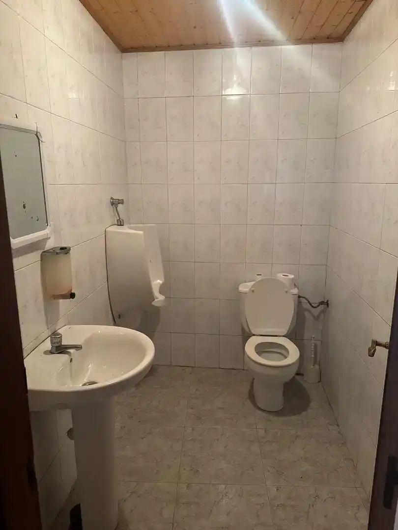 Bany de Casa adosada en venda en As Nogais  amb Jardí privat, Traster i Moblat