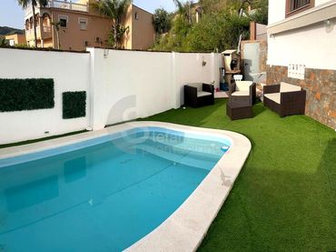 Casa con piscina in vendita a Calle Tiépolo