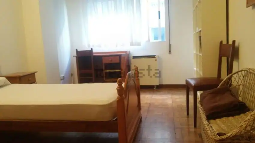 Bedroom of Flat for rent in Santiago de Compostela   with Furnished