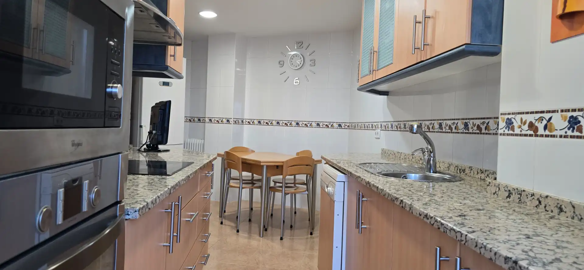 Kitchen of Flat for sale in Madrid  with Heating, Private garden and Terrace