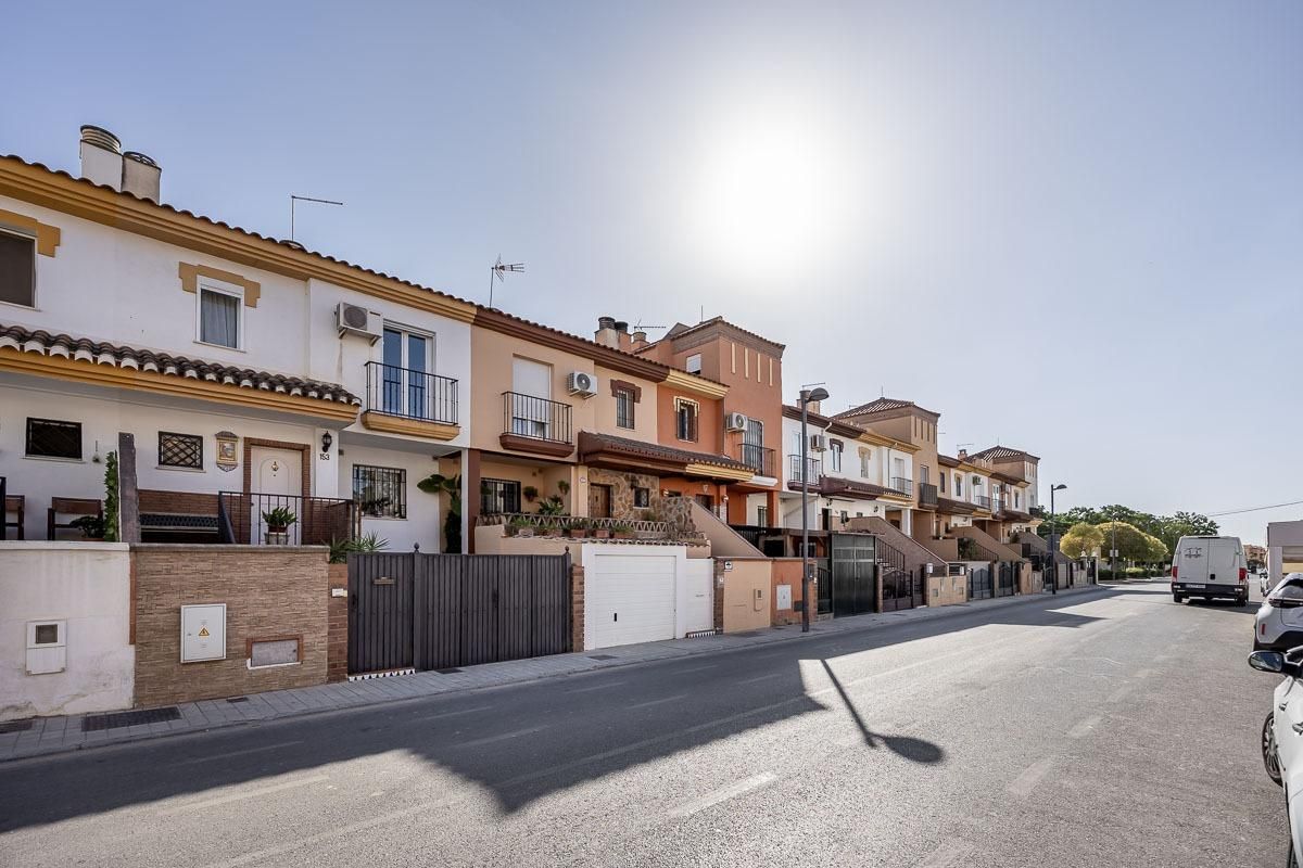 Exterior view of Single-family semi-detached for sale in Vegas del Genil  with Storage room and Balcony