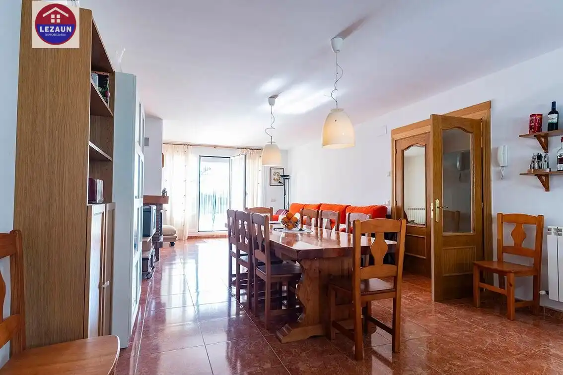 Comedor de Casa o chalet en venta en Marcilla con Jardín privado y Amueblado