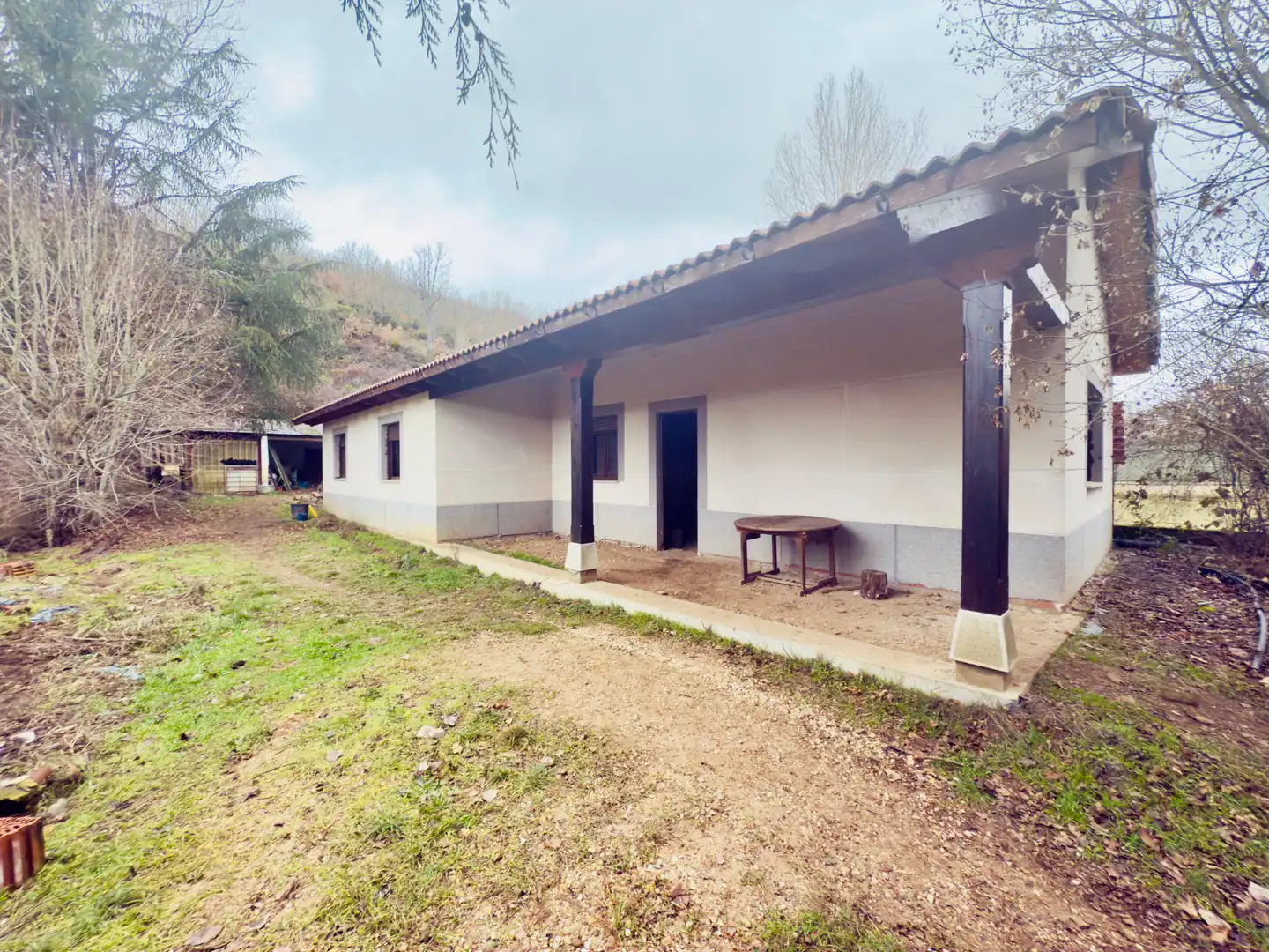 Houses for sale in Calle Matueca, Garrafe de Torío
