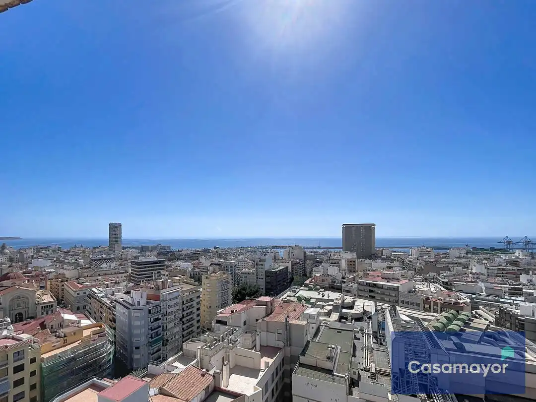 Piso con ascensor en venta en Calle Poeta Vila y Blanco, imagen 2