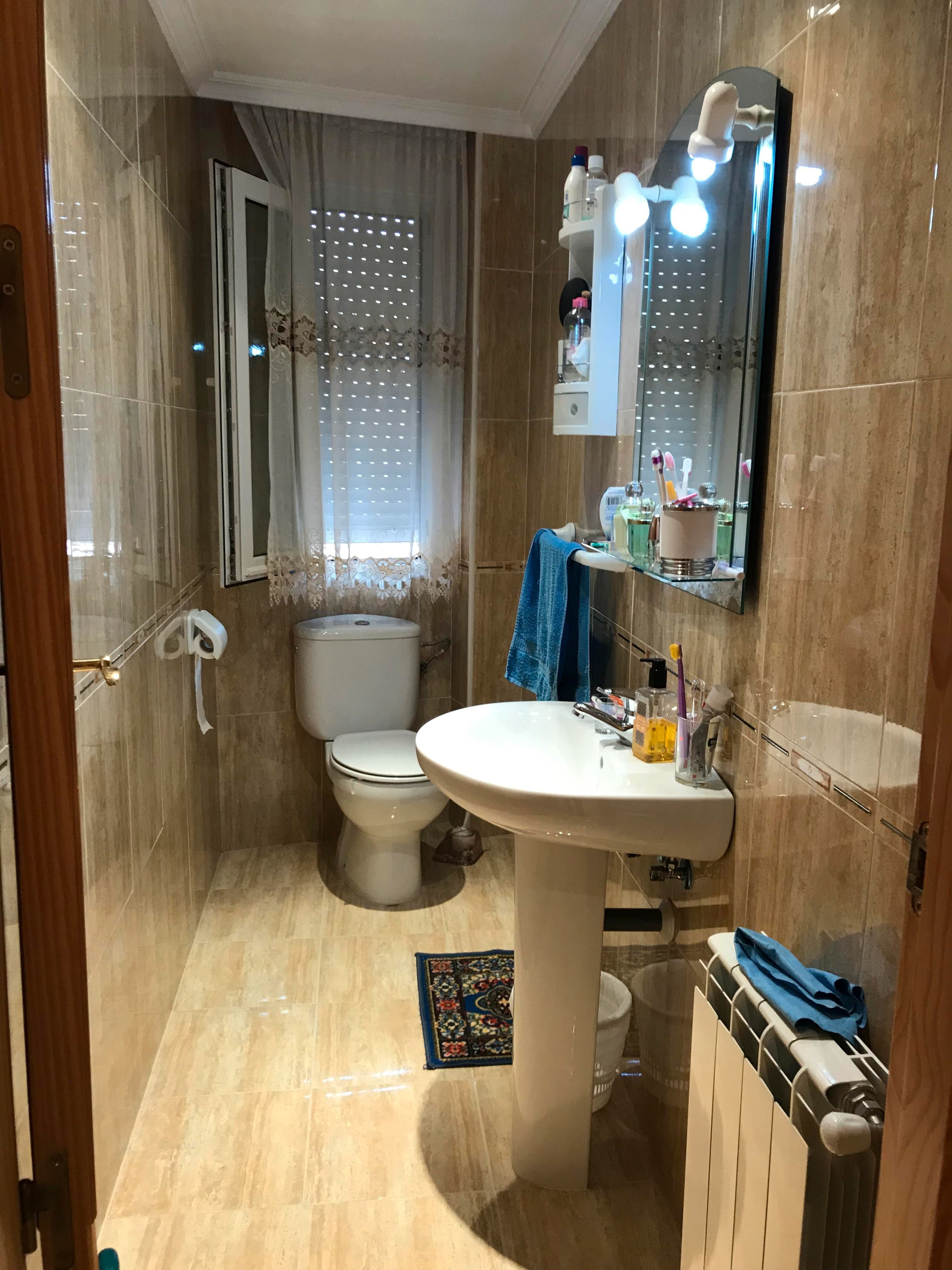 Bany de Casa o xalet en venda en Tomelloso amb Aire condicionat, Calefacció i Terrassa