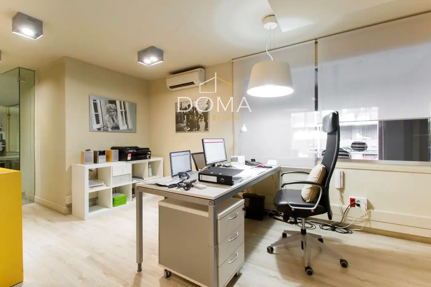Commercial properties for sale in Barcelona  with Air Conditioner, Terrace and Furnished
