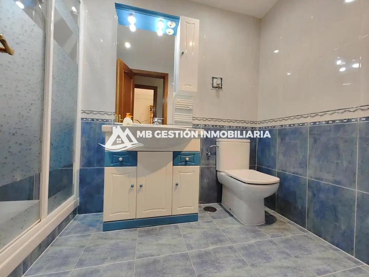 Baño de Piso en venta en Fuenlabrada con Aire acondicionado, Calefacción y Terraza