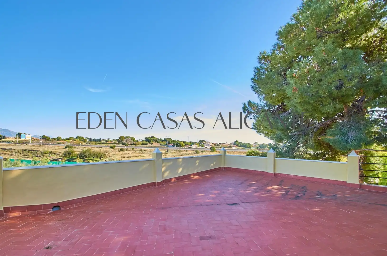 Jardí de Casa o xalet en venda en Alicante / Alacant amb Aire condicionat, Jardí privat i Terrassa