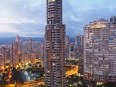Apartamento con balcón en venta en Avenida MUNICIPI DEL
