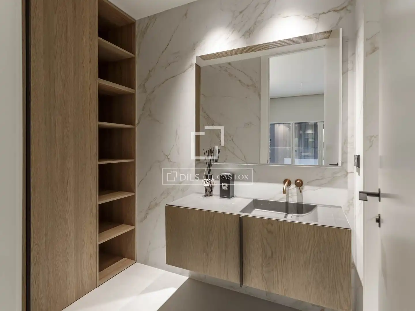 Baño de Piso de alquiler en Madrid con Aire acondicionado, Terraza y Piscina