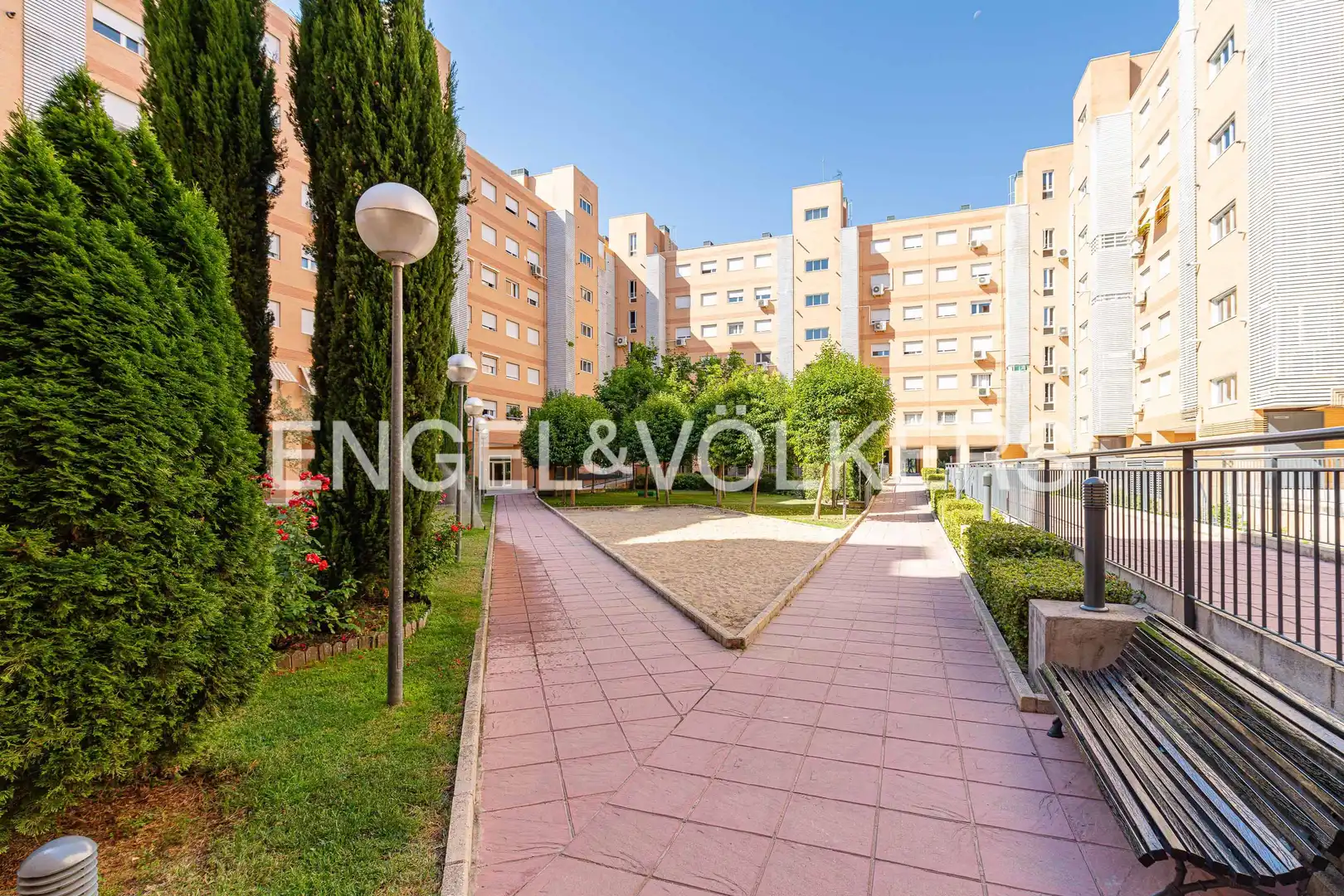 Vista exterior de Piso en venta en Madrid con Aire acondicionado, Calefacción y Trastero