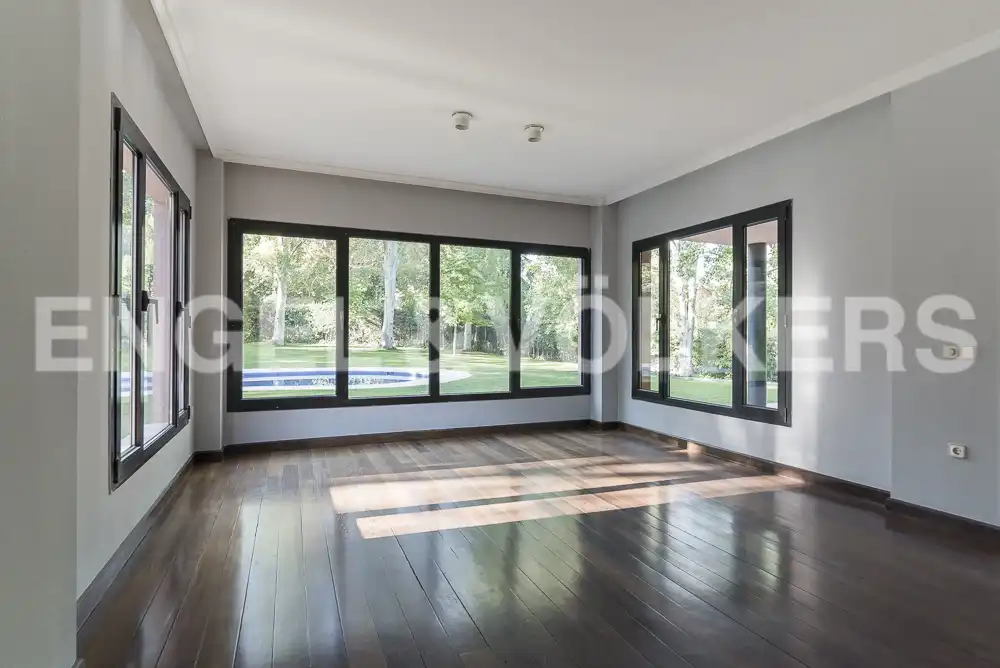 Living room of Houses for rent in Pozuelo de Alarcón  with Air Conditioner, Heating and Private garden