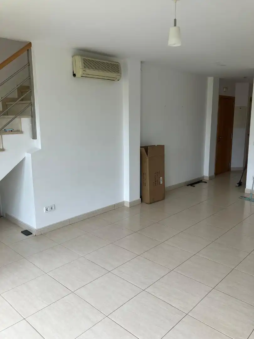 Maisonette zum Verkauf in Avià mit Terrasse