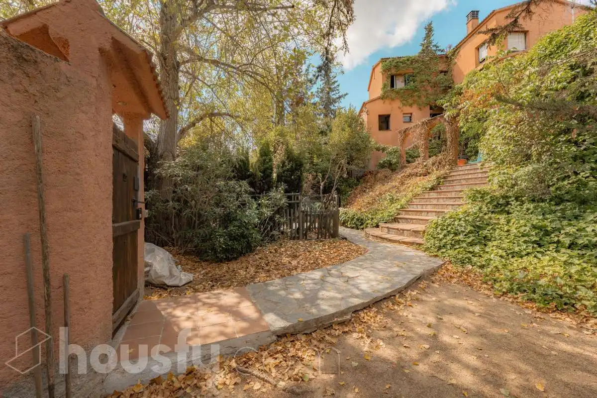 Vista exterior de Casa o xalet en venda en Vallirana, Barcelona