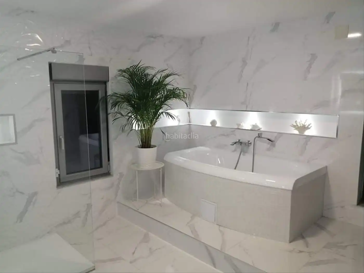 Detached house with garden for sale in Avinguda del País Valencià 14, imagen 10