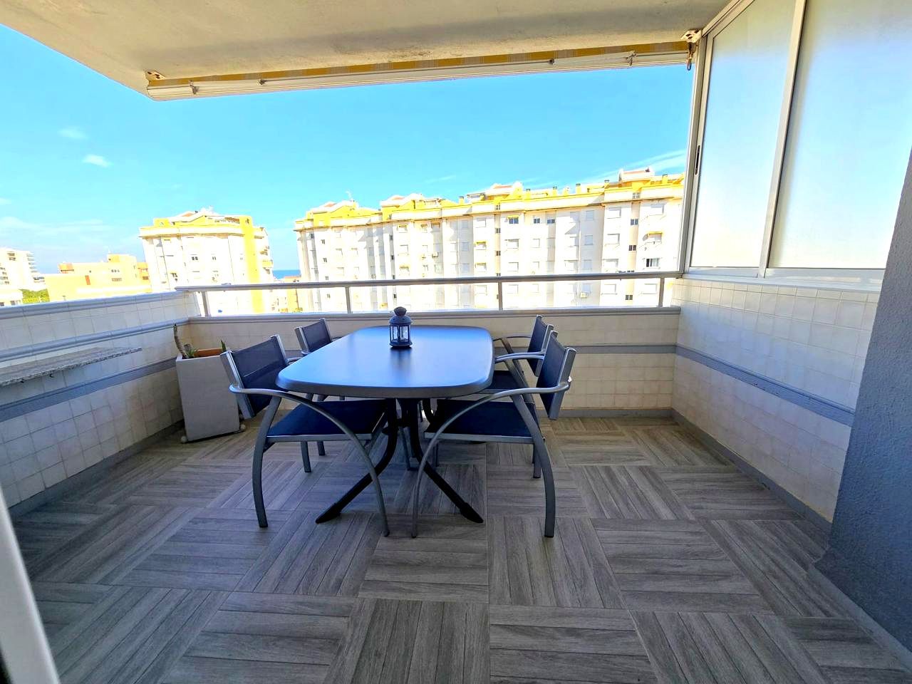 Terrassa de Apartament de lloguer en Gandia amb Aire condicionat, Terrassa i Moblat