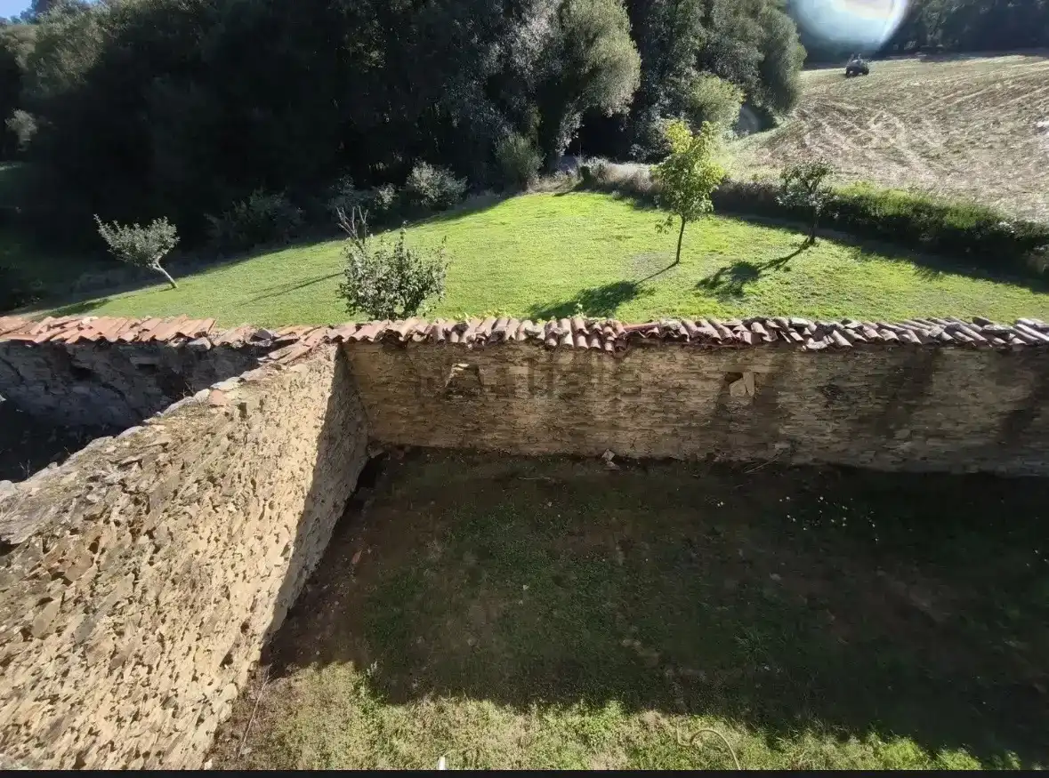 Finca rústica en venta en Mesía con Jardín privado, Parquet y Amueblado