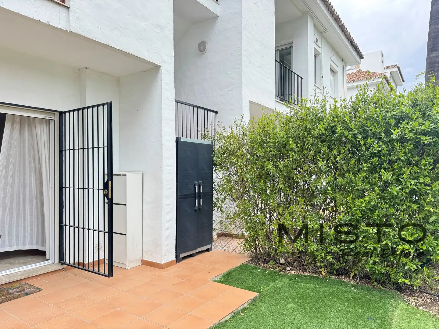 Vista exterior de Piso en venta en Marbella con Aire acondicionado, Terraza y Piscina