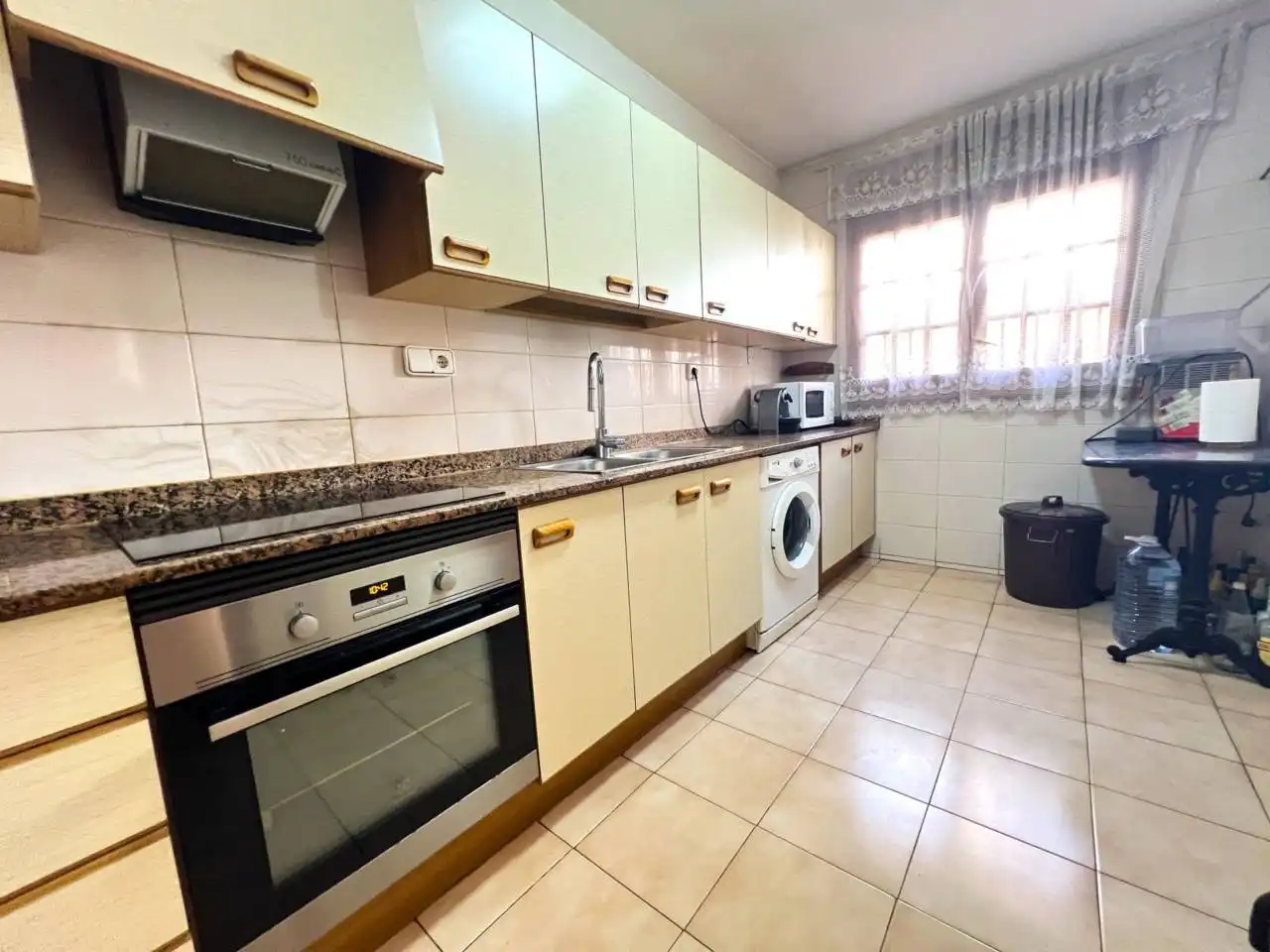 Cocina de Casa adosada en venta en Arenys de Mar con Calefacción y Terraza