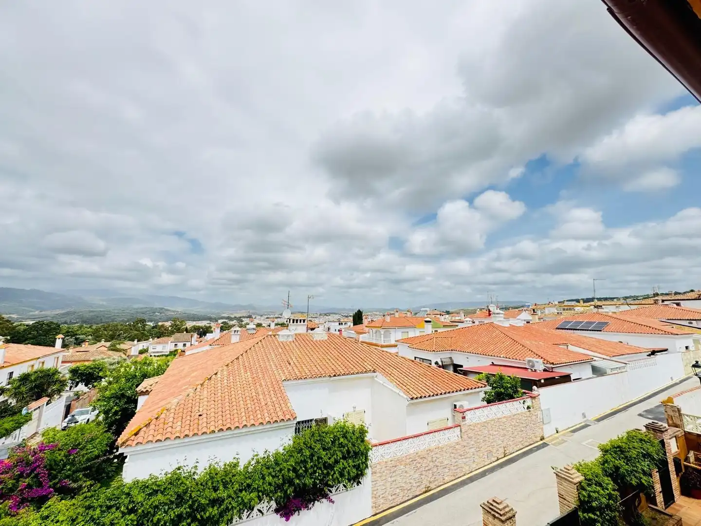 Vista exterior de Casa adosada en venda en Los Barrios