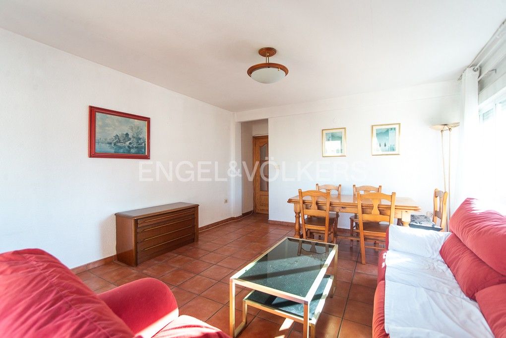 Sala d'estar de Apartament en venda en Castellón de la Plana / Castelló de la Plana amb Aire condicionat, Calefacció i Moblat