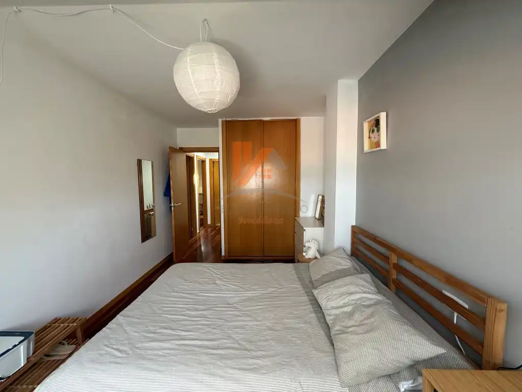 Schlafzimmer von Maisonette zum Verkauf in Ames mit Möbliert