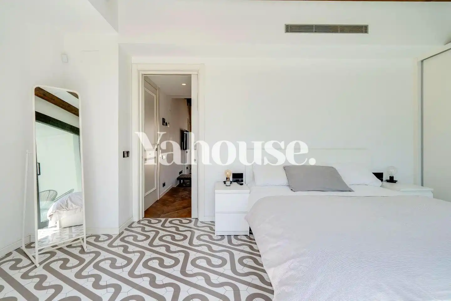 Bedroom of Flat for rent in Barcelona  with Air Conditioner, Heating and Parquet flooring