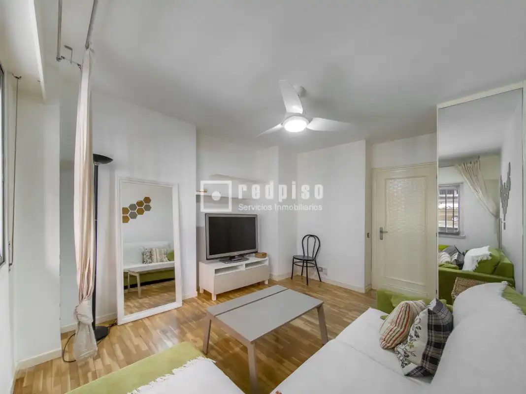 Habitación de Apartamento de alquiler en Madrid con Calefacción, Parquet y Terraza