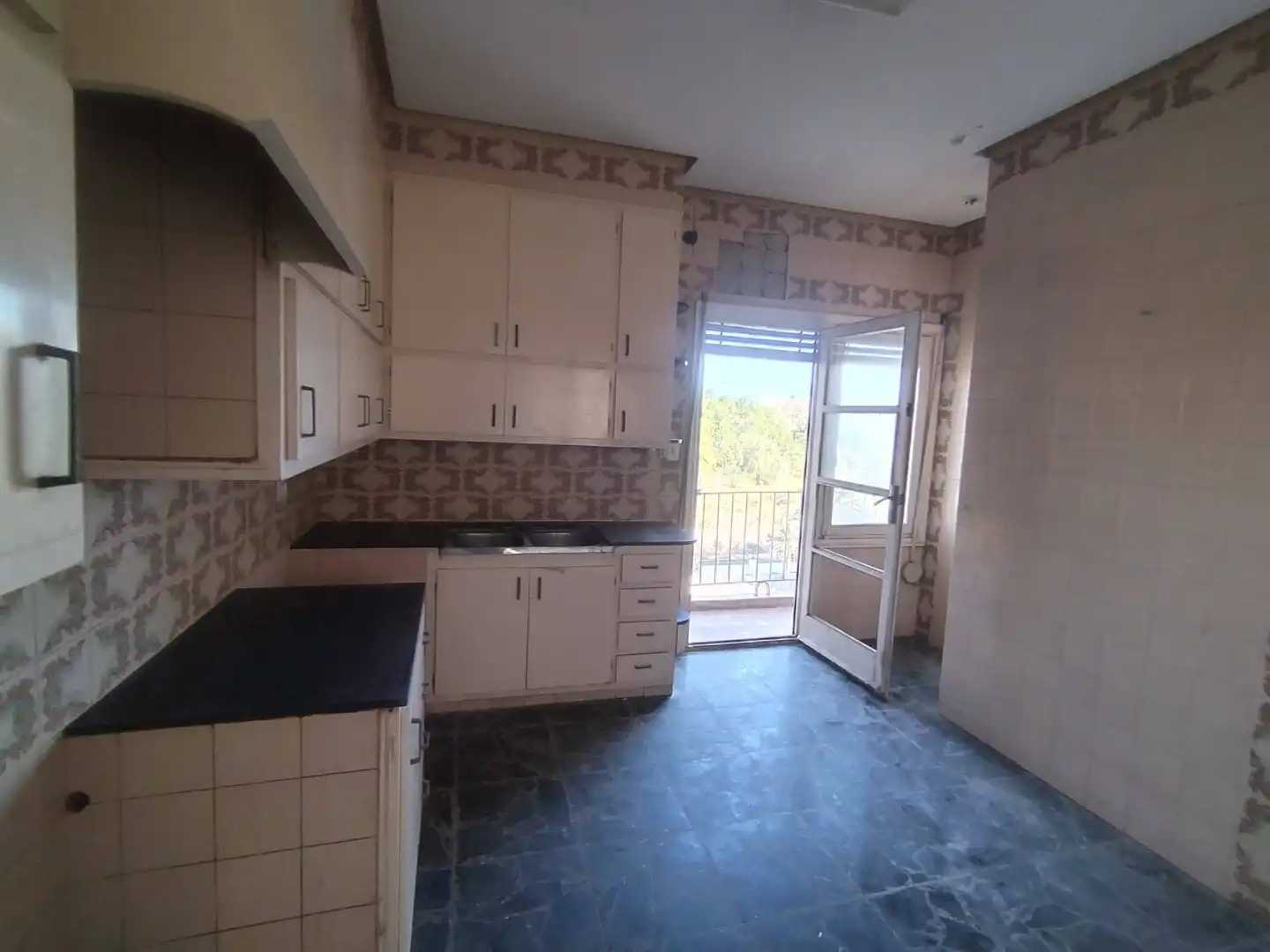 Kitchen of Flat for sale in Elche / Elx  with Balcony