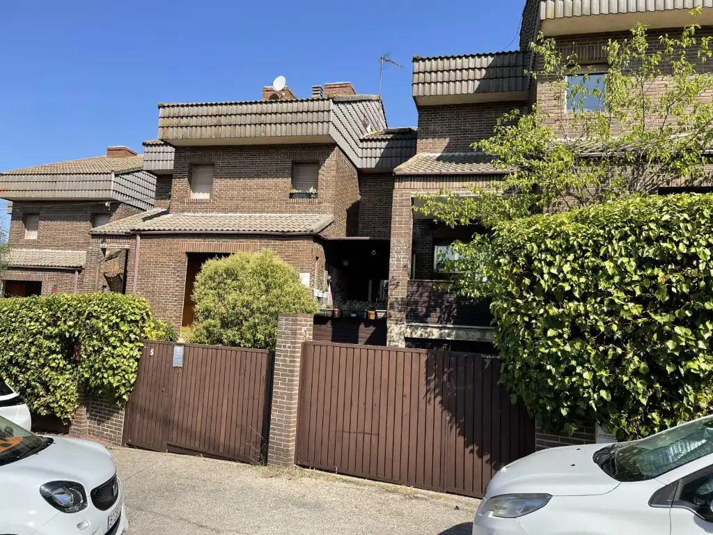 Detached homes for rent in Calle Brazos De Los, La Navata