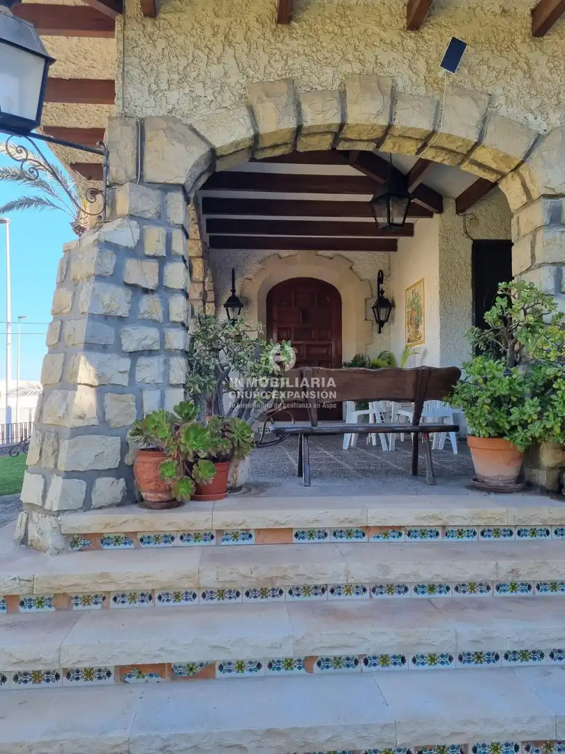 Casa o chalet en venta en Alicante / Alacant con Jardín privado, Terraza y Trastero