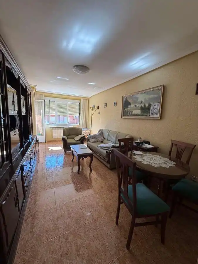 Sala de estar de Piso en venta en Cabrerizos con Calefacción, Terraza y Amueblado