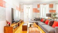 Sala de estar de Piso en venta en  Madrid Capital con Aire acondicionado y Balcón