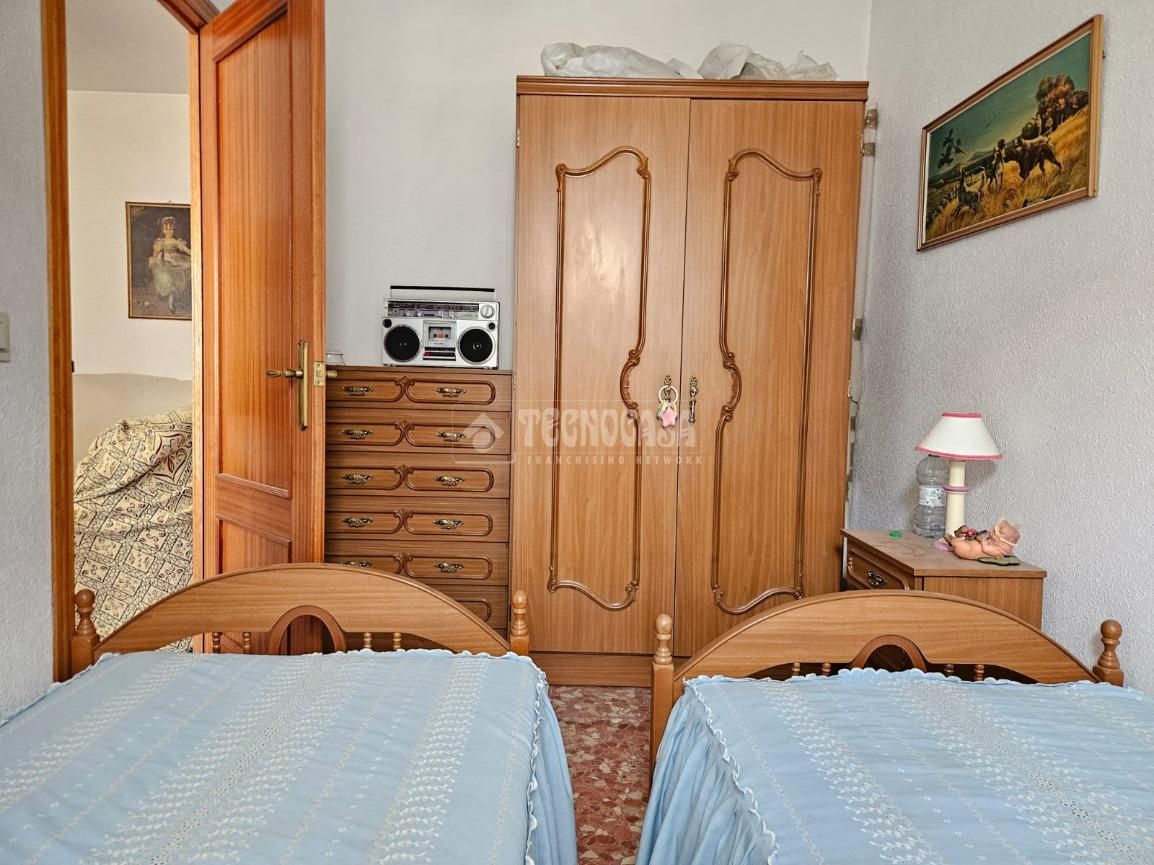 Schlafzimmer von Wohnung zum verkauf in Cabra mit Klimaanlage
