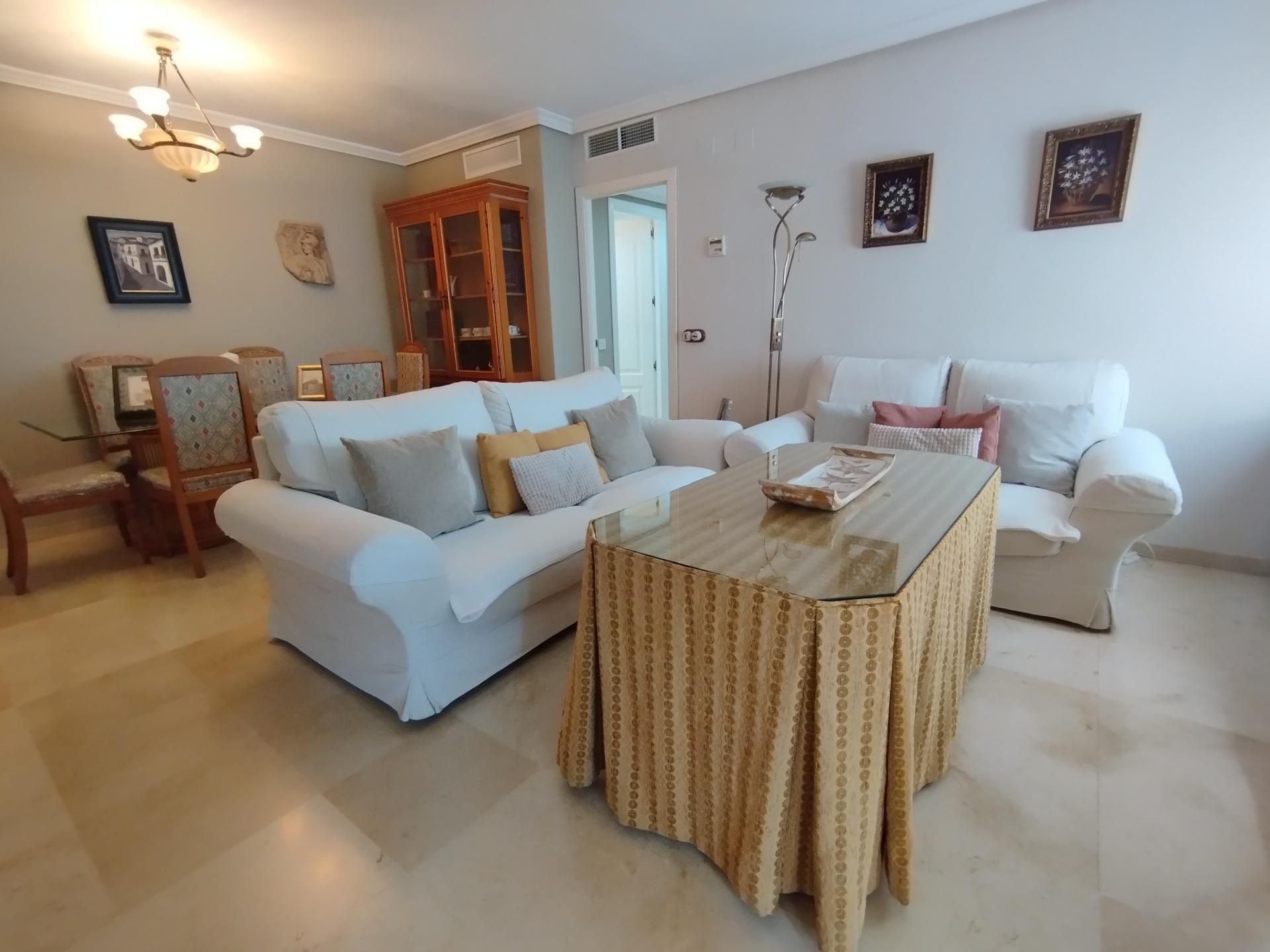 Living room of Flat to rent in  Sevilla Capital  with Air Conditioner and Community pool