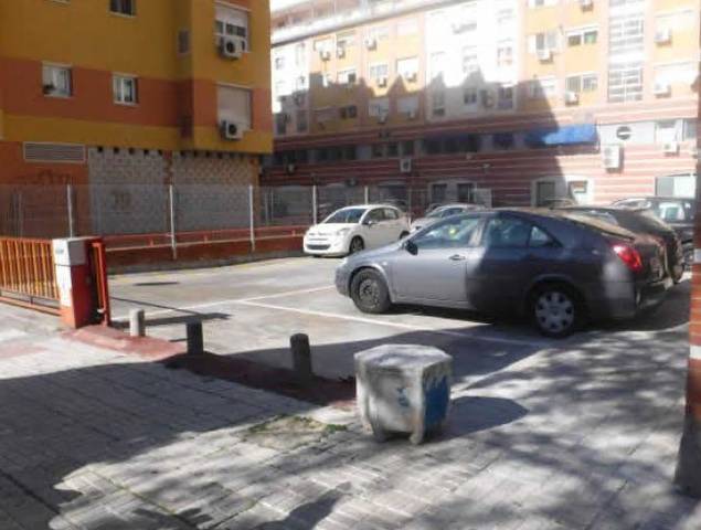 Garaje en Venta en C/ Las Fuentezuelas en Urbadiez - Entrepuentes