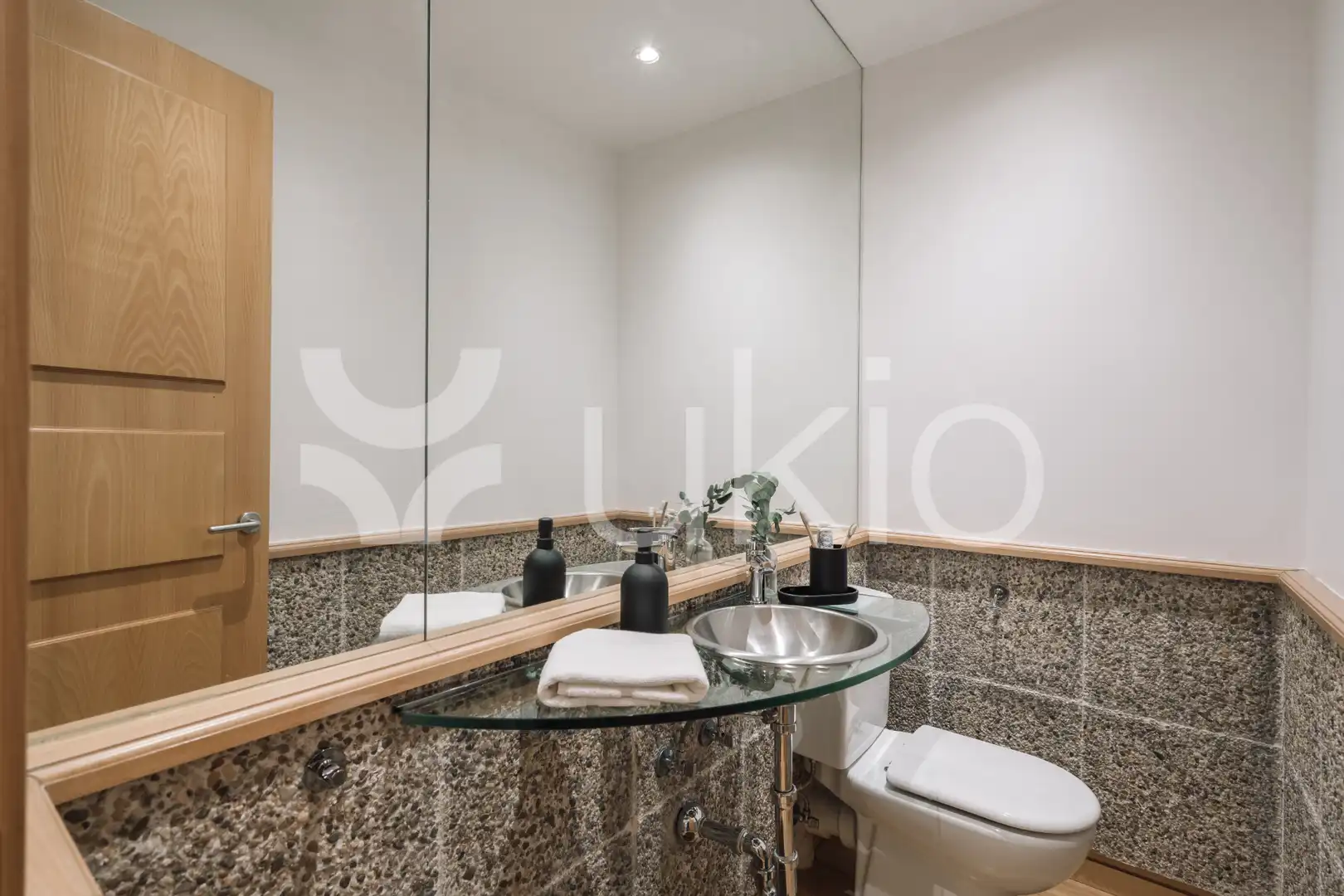 Bathroom of Apartments for rent in Madrid  with Air Conditioner, Heating and Furnished
