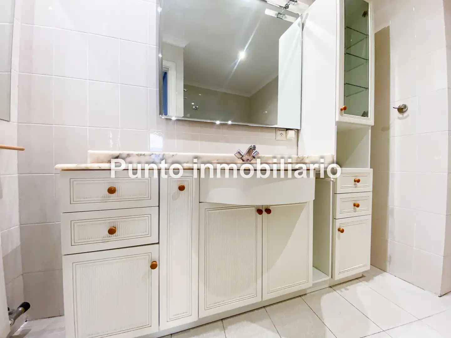 Baño de Piso de alquiler en Valladolid con Aire acondicionado, Calefacción y Parquet