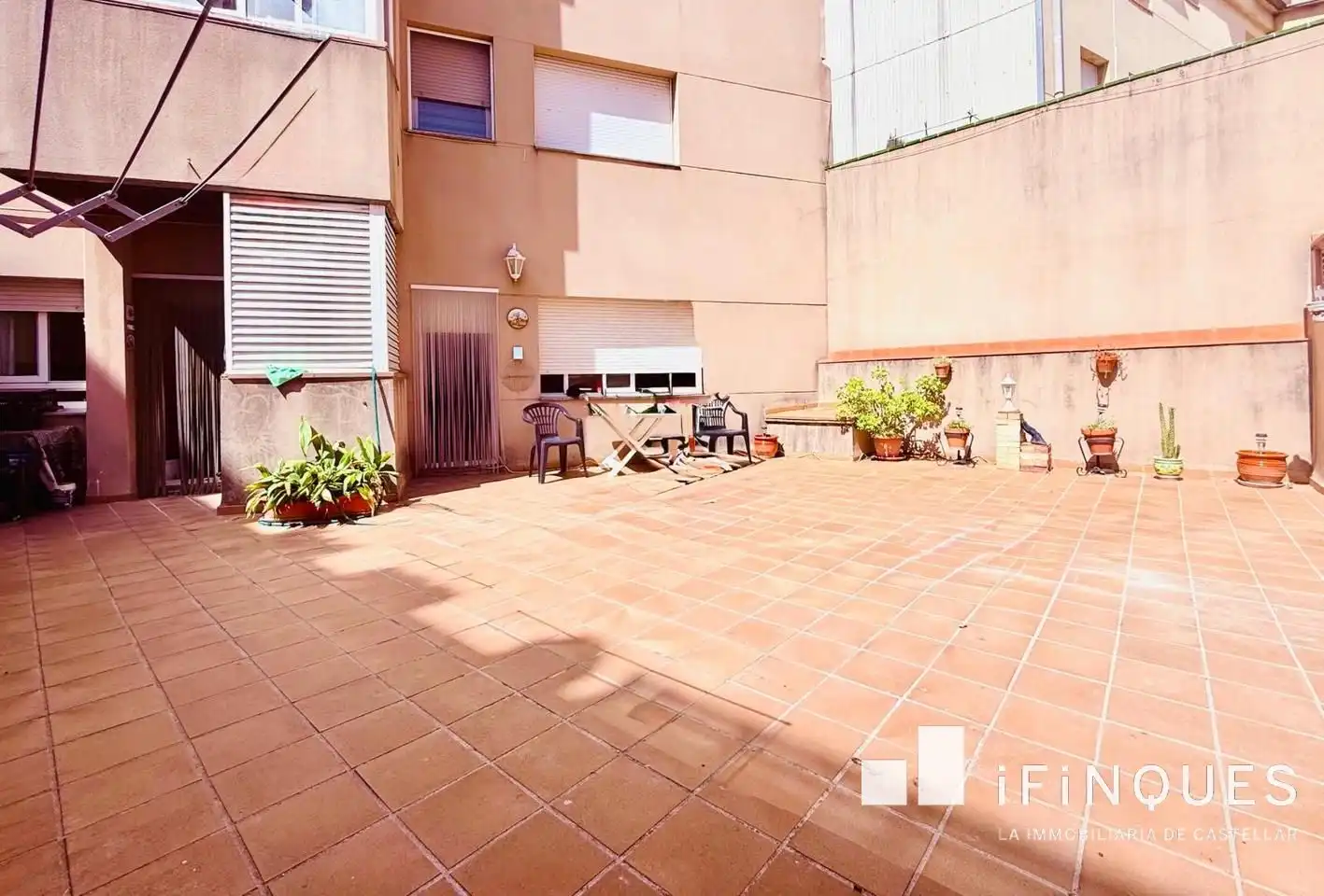 Terraza de Planta baja en venta en Castellar del Vallès con Calefacción, Terraza y Internet